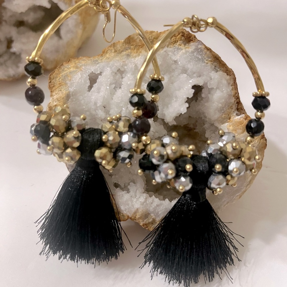 New Beautiful Artesanal Earrings Handmade.Black, gold, Silvery gray.